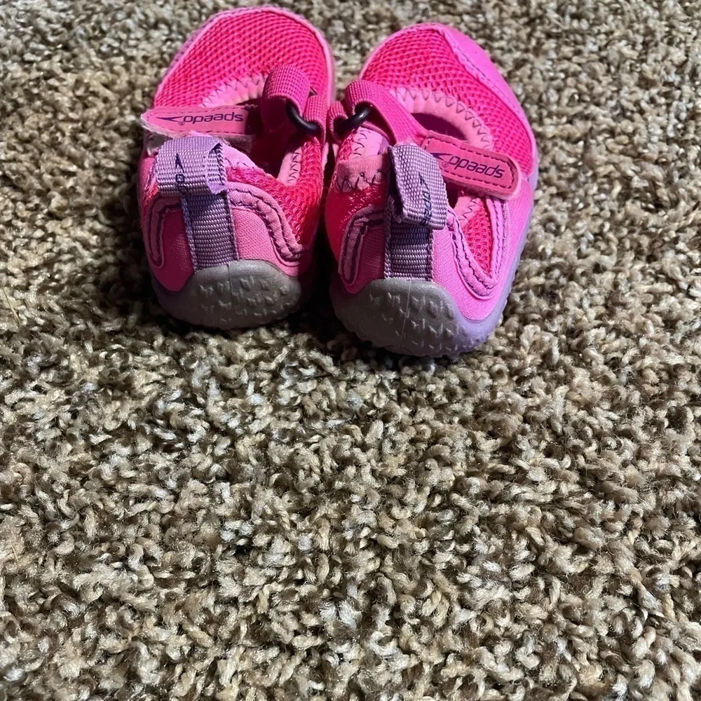 🐶🐶Speedo toddler/little girls size 5/6 (Small) pink water shoes.🐶🐶 - Picture 5 of 6